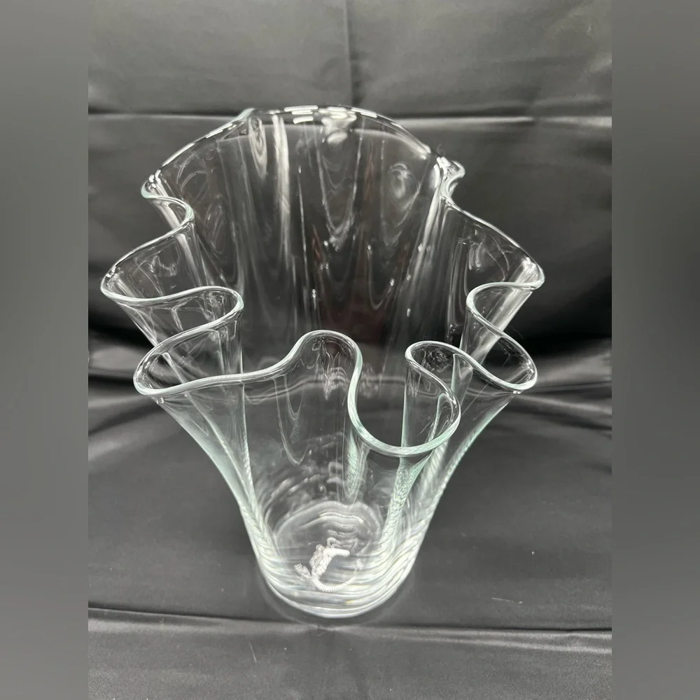 Clear Vintage Glass Flower Handkerchief ruffled vase